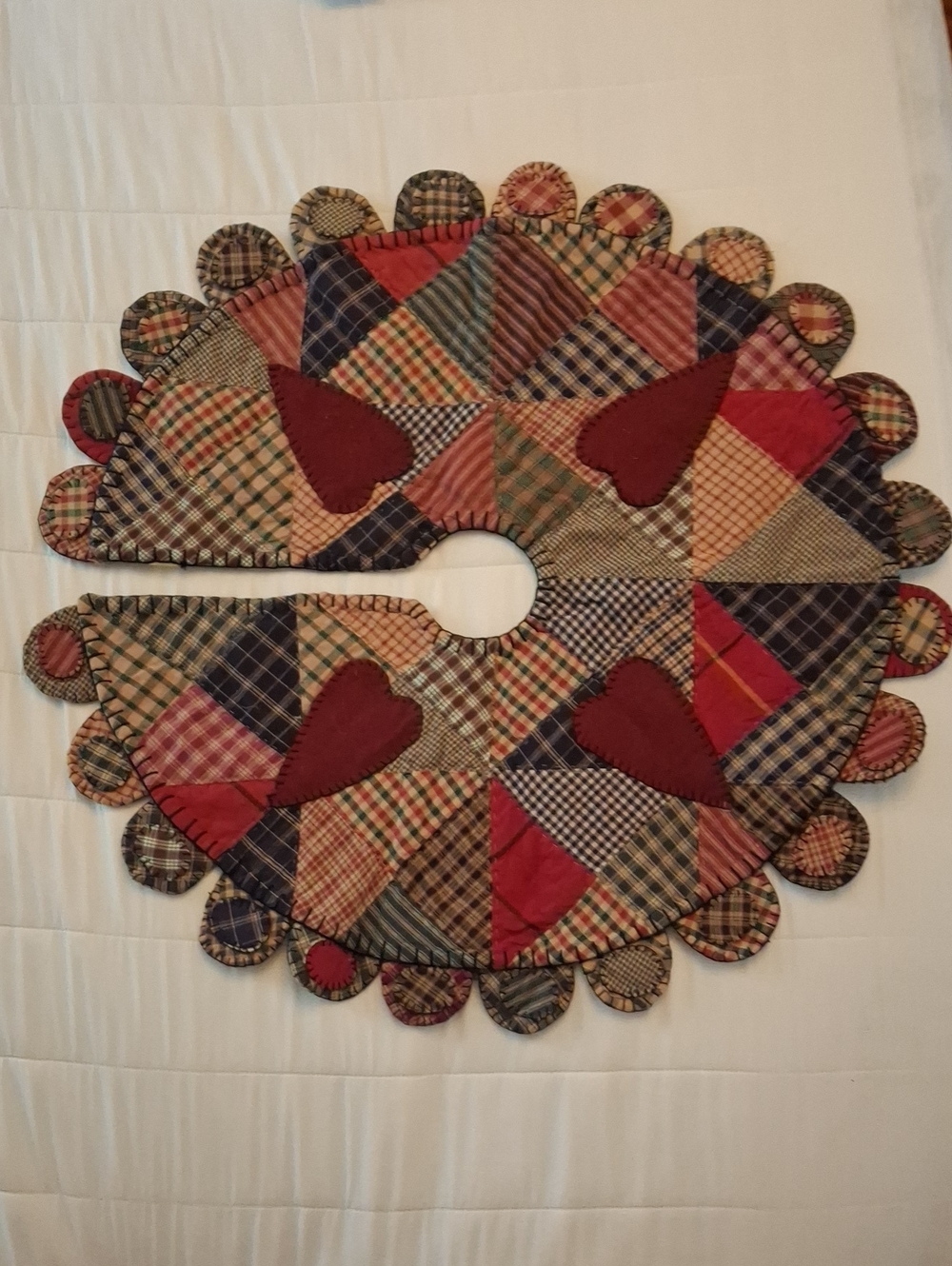Honey And Me Quilted Vintage Tree Skirt